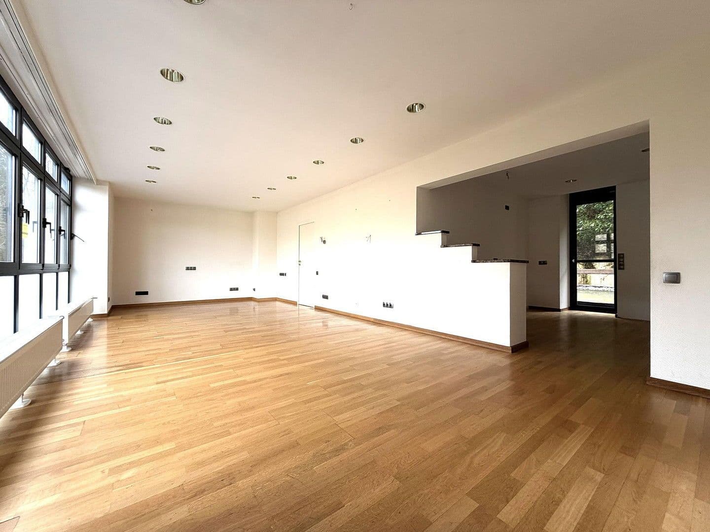 Prodej domu 277 m², pozemek 803 m², Butzweiler Str. 52, Kordel, Porýní-Falc Prodej domu 277 m², pozemek 803 m², Butzweiler Str. 52, Kordel, Porýní-Falc