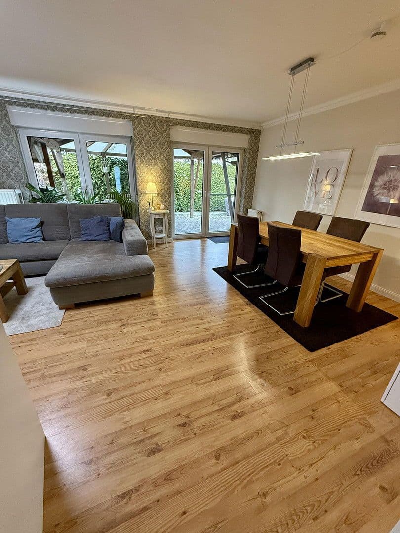 Prodej domu 142 m², pozemek 418 m², Stelle, Dolní Sasko Prodej domu 142 m², pozemek 418 m², Stelle, Dolní Sasko