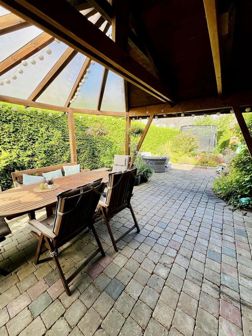 Prodej domu 142 m², pozemek 418 m², Stelle, Dolní Sasko Prodej domu 142 m², pozemek 418 m², Stelle, Dolní Sasko