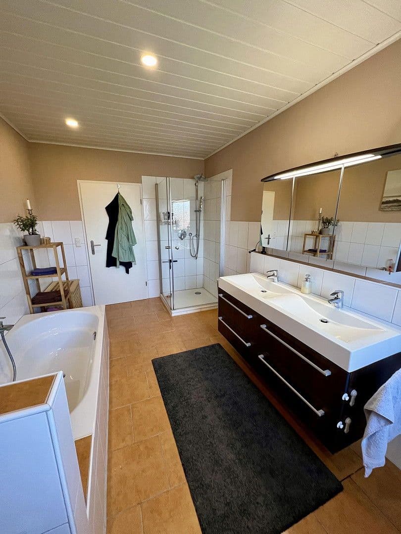 Prodej domu 142 m², pozemek 418 m², Stelle, Dolní Sasko Prodej domu 142 m², pozemek 418 m², Stelle, Dolní Sasko