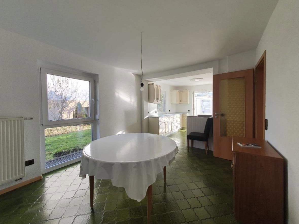 Pronájem bytu 5+1 90 m², Lahr/Schwarzwald, Bádensko-Württembersko Pronájem bytu 5+1 90 m², Lahr/Schwarzwald, Bádensko-Württembersko