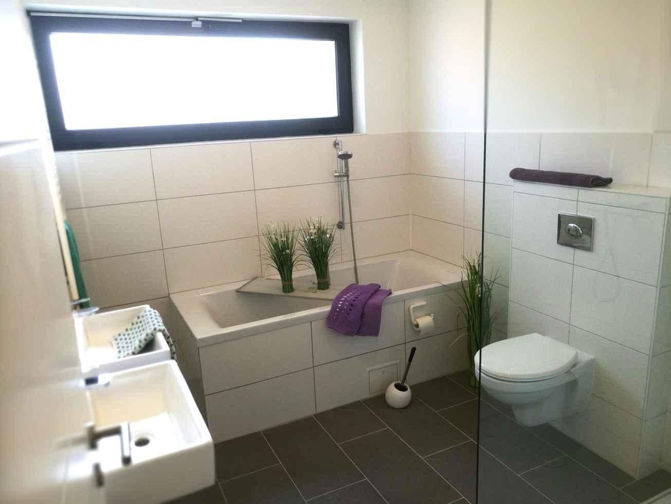 Pronájem domu 160 m², pozemek 385 m², Wächtersbach, Hessen Pronájem domu 160 m², pozemek 385 m², Wächtersbach, Hessen