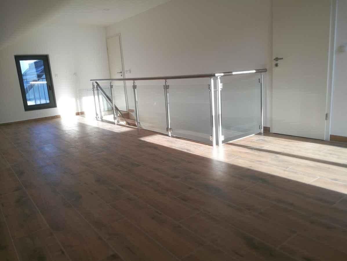 Pronájem domu 160 m², pozemek 385 m², Wächtersbach, Hessen Pronájem domu 160 m², pozemek 385 m², Wächtersbach, Hessen