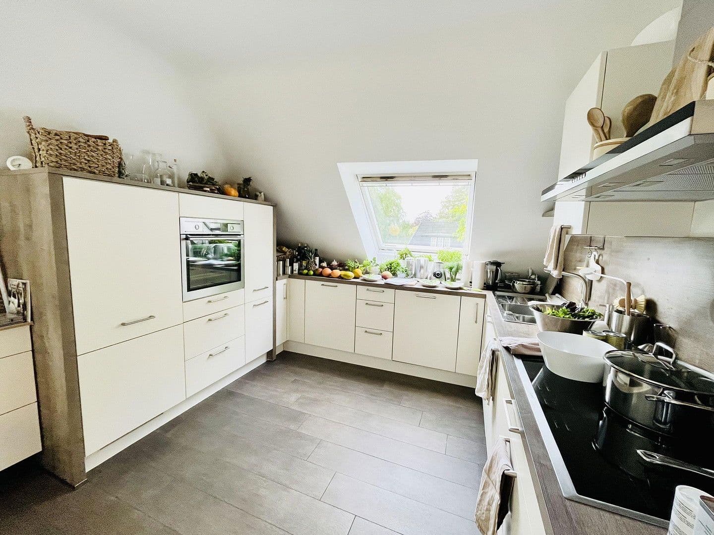 Prodej bytu 4+1 89 m², Hamburg, Hamburg Prodej bytu 4+1 89 m², Hamburg, Hamburg