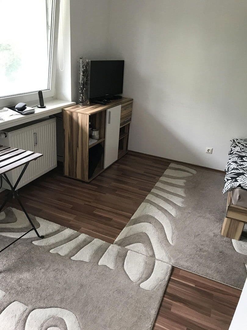 Pronájem bytu 1+1 28 m², Heidenheimerstrasse 20, Garching, Bavorsko Pronájem bytu 1+1 28 m², Heidenheimerstrasse 20, Garching, Bavorsko