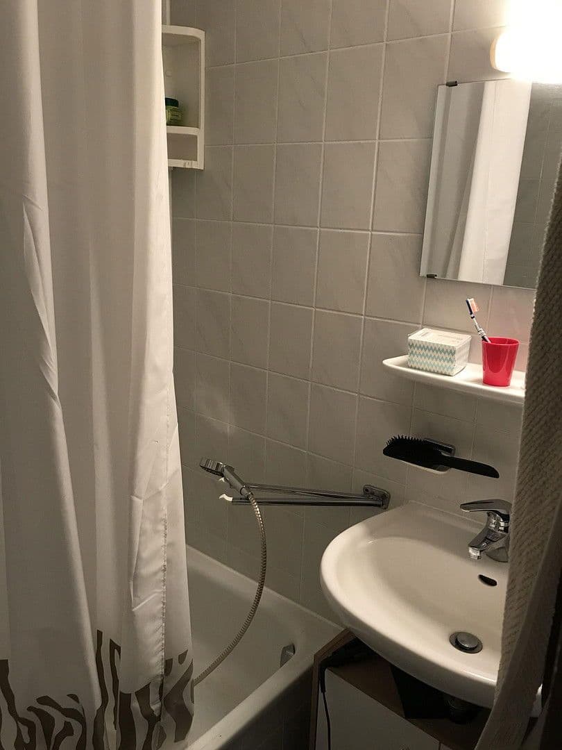 Pronájem bytu 1+1 28 m², Heidenheimerstrasse 20, Garching, Bavorsko Pronájem bytu 1+1 28 m², Heidenheimerstrasse 20, Garching, Bavorsko