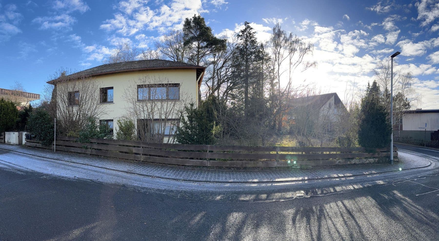 Prodej domu 155 m², pozemek 1.195 m², Usingen, Hessen Prodej domu 155 m², pozemek 1.195 m², Usingen, Hessen