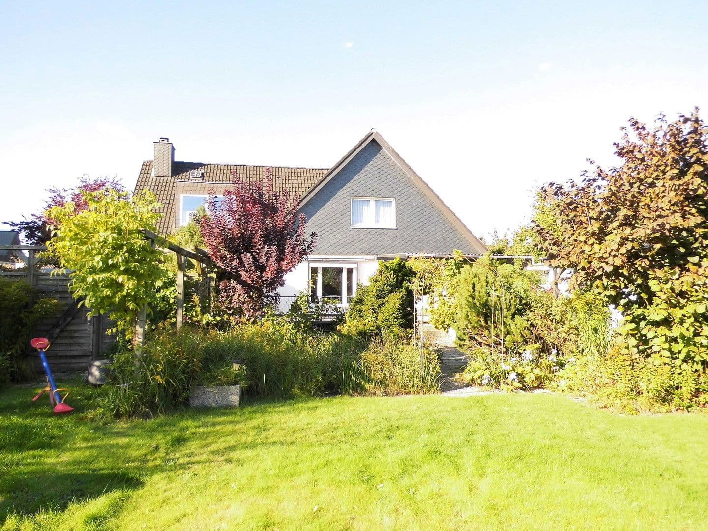 Prodej domu 220 m², pozemek 1.098 m², Stockelsdorf, Šlesvicko-Holštýnsko Prodej domu 220 m², pozemek 1.098 m², Stockelsdorf, Šlesvicko-Holštýnsko