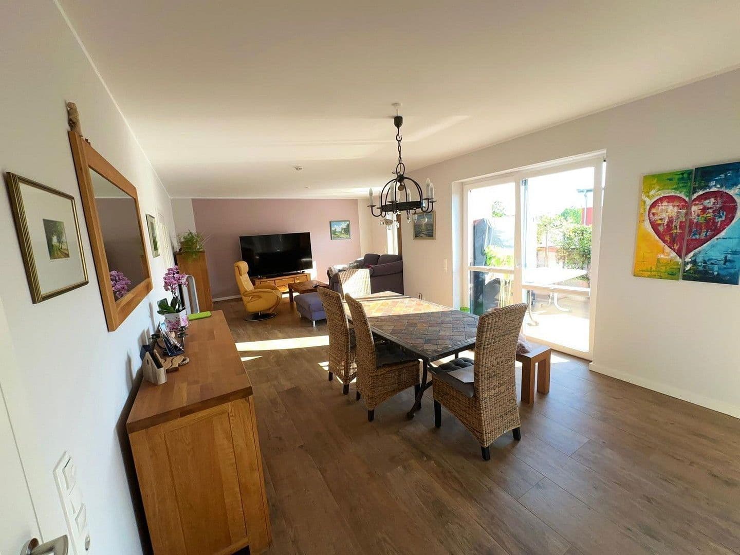 Prodej bytu 3+1 129 m², Schwerin (Krebsförden), Mecklenburg-Vorpommern Prodej bytu 3+1 129 m², Schwerin (Krebsförden), Mecklenburg-Vorpommern