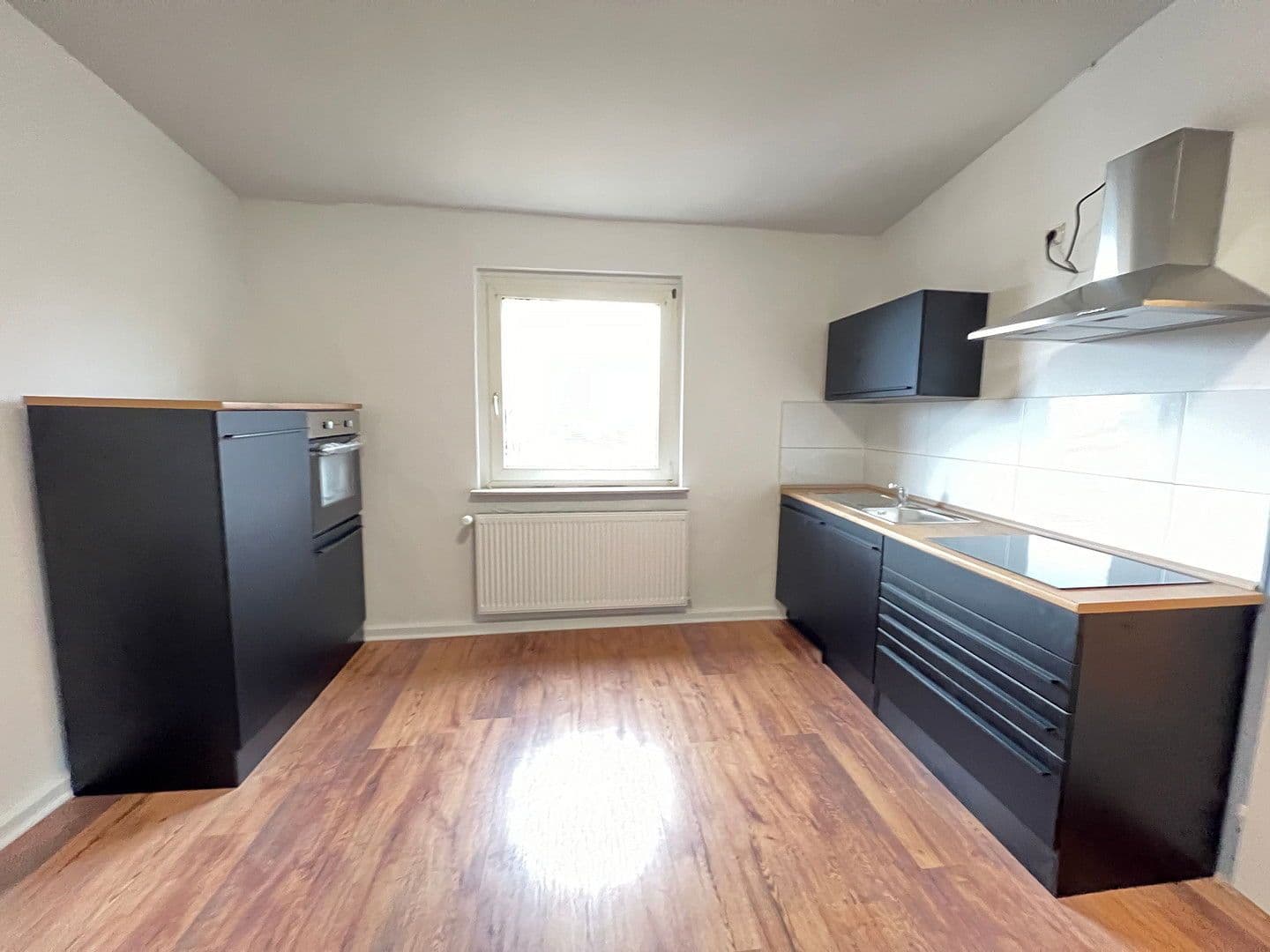 Pronájem bytu 2+kk 63 m², Hüttenstr. 7, Hattingen, Severní Porýní-Vestfálsko Pronájem bytu 2+kk 63 m², Hüttenstr. 7, Hattingen, Severní Porýní-Vestfálsko