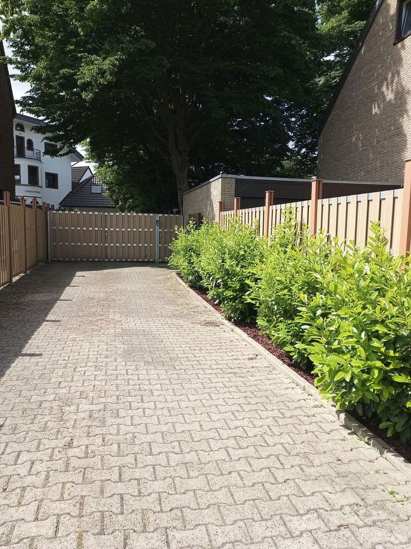 Prodej domu 410 m², pozemek 1.741 m², Krefeld, Severní Porýní-Vestfálsko Prodej domu 410 m², pozemek 1.741 m², Krefeld, Severní Porýní-Vestfálsko