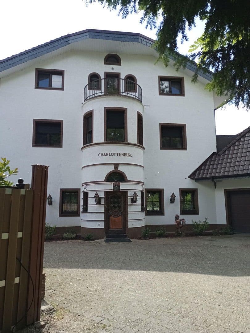 Prodej domu 410 m², pozemek 1.741 m², Krefeld, Severní Porýní-Vestfálsko Prodej domu 410 m², pozemek 1.741 m², Krefeld, Severní Porýní-Vestfálsko