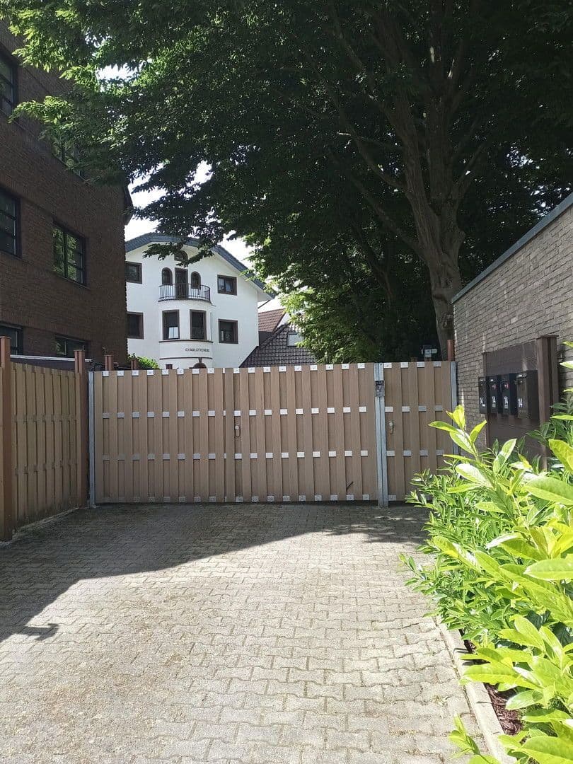 Prodej domu 410 m², pozemek 1.741 m², Krefeld, Severní Porýní-Vestfálsko Prodej domu 410 m², pozemek 1.741 m², Krefeld, Severní Porýní-Vestfálsko