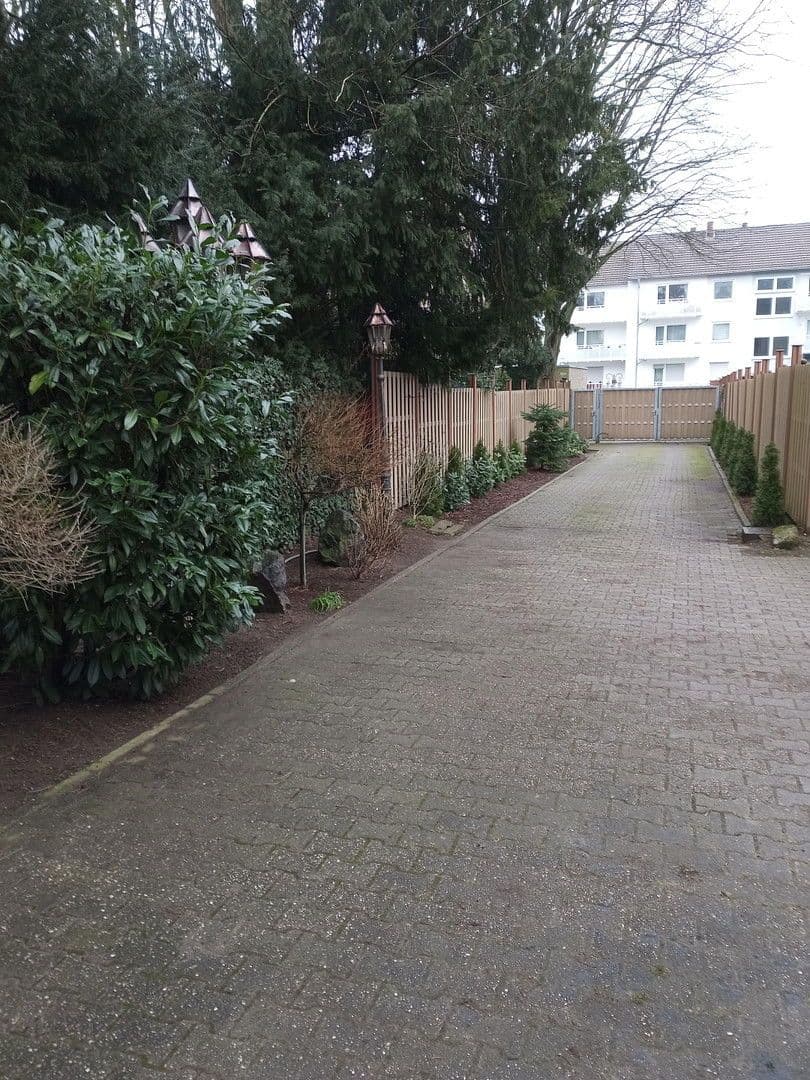 Prodej domu 410 m², pozemek 1.741 m², Krefeld, Severní Porýní-Vestfálsko Prodej domu 410 m², pozemek 1.741 m², Krefeld, Severní Porýní-Vestfálsko