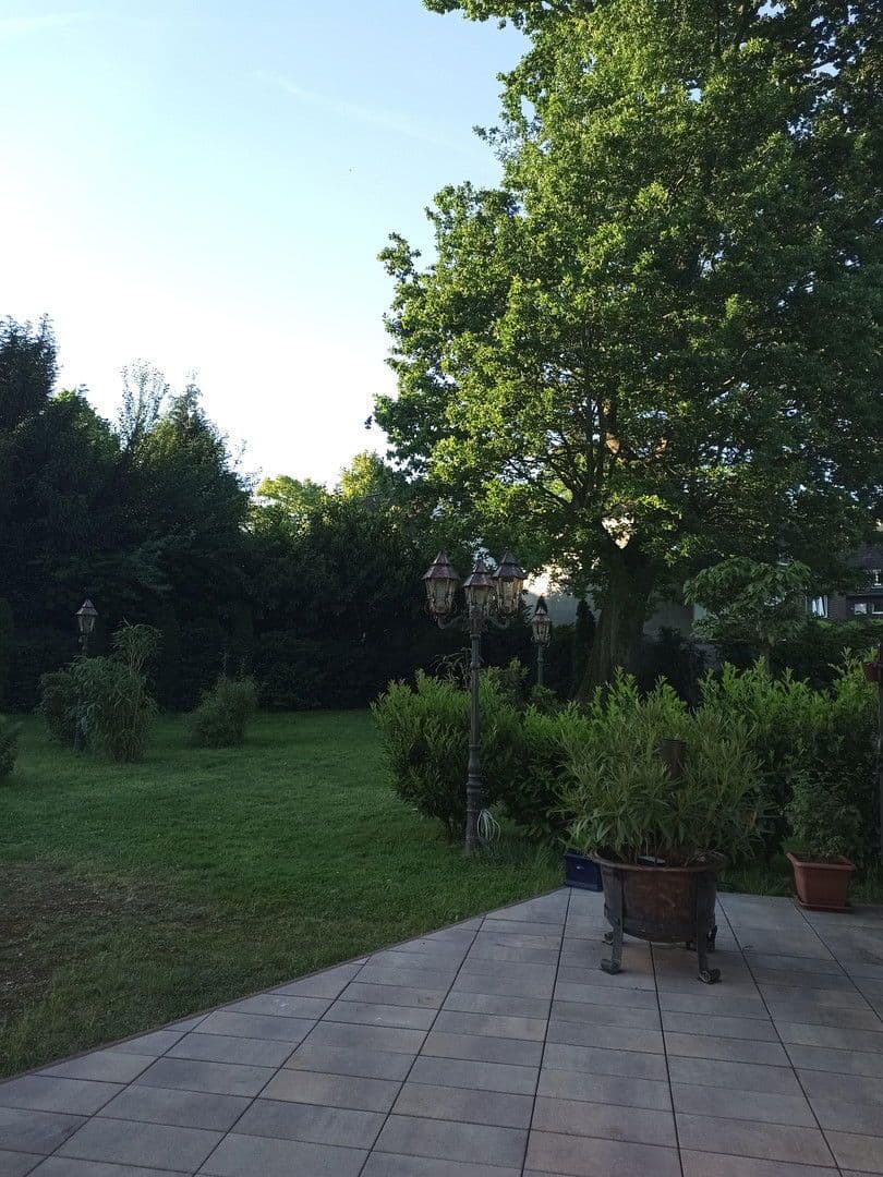 Prodej domu 410 m², pozemek 1.741 m², Krefeld, Severní Porýní-Vestfálsko Prodej domu 410 m², pozemek 1.741 m², Krefeld, Severní Porýní-Vestfálsko