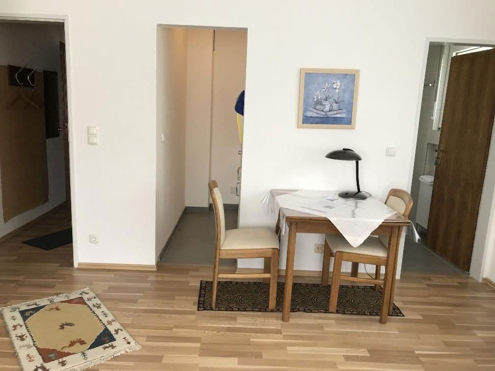 Pronájem bytu 1+1 35 m², Bonn, Severní Porýní-Vestfálsko Pronájem bytu 1+1 35 m², Bonn, Severní Porýní-Vestfálsko