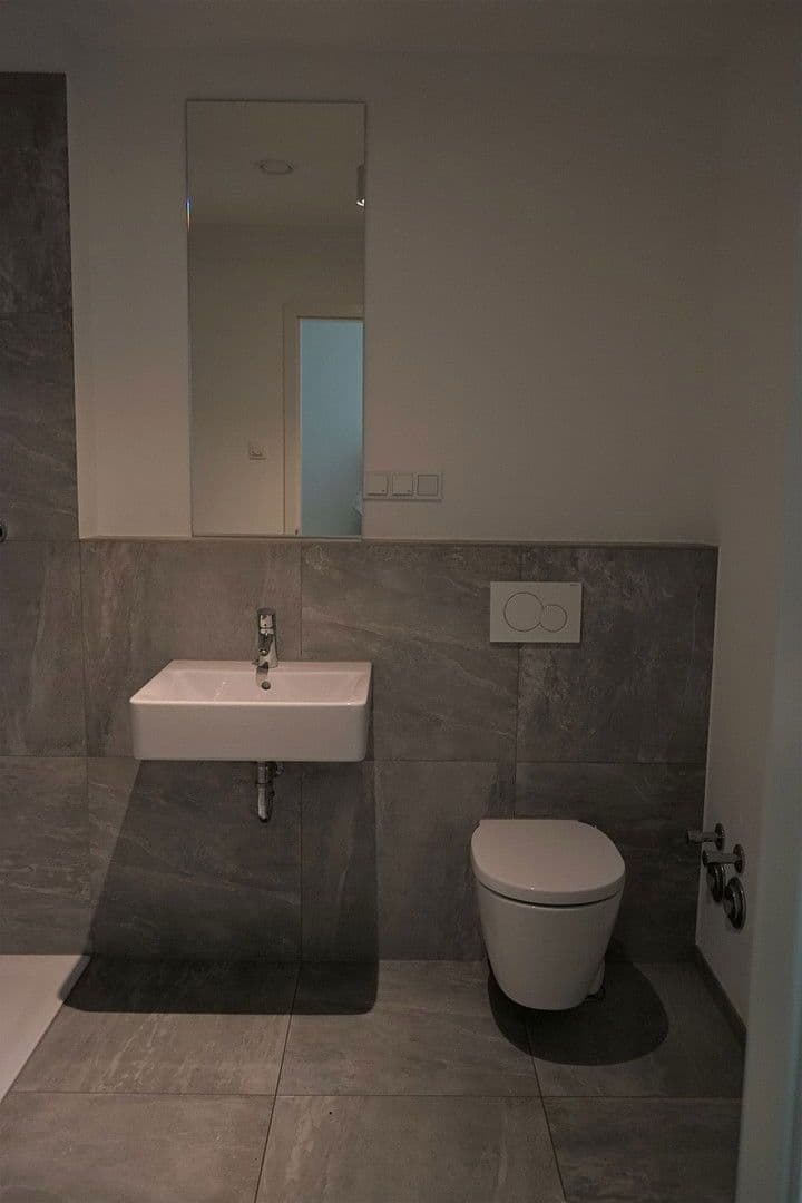 Pronájem bytu 3+1 98 m², Bonn, Severní Porýní-Vestfálsko Pronájem bytu 3+1 98 m², Bonn, Severní Porýní-Vestfálsko