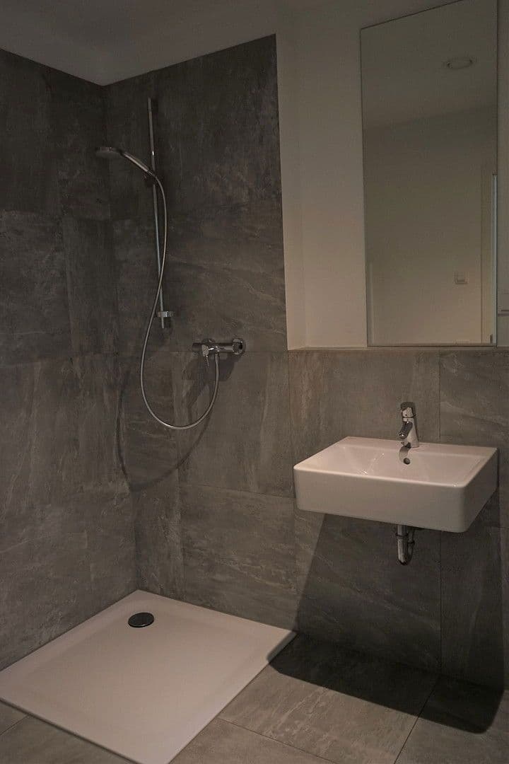 Pronájem bytu 3+1 98 m², Bonn, Severní Porýní-Vestfálsko Pronájem bytu 3+1 98 m², Bonn, Severní Porýní-Vestfálsko