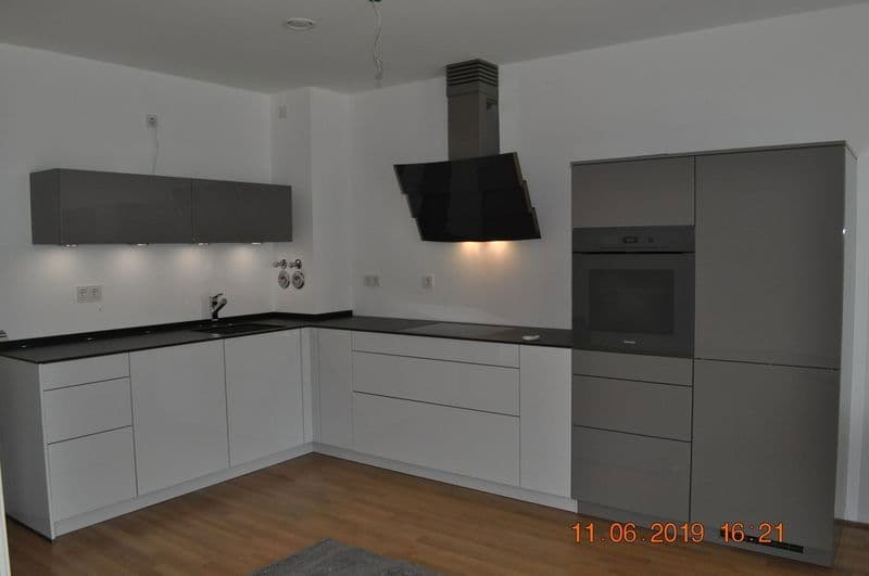 Pronájem bytu 3+1 98 m², Bonn, Severní Porýní-Vestfálsko Pronájem bytu 3+1 98 m², Bonn, Severní Porýní-Vestfálsko