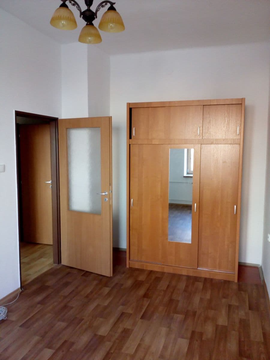 Pronájem bytu 1+1 42 m², Železničního pluku, Pardubice, Pardubický kraj Pronájem bytu 1+1 42 m², Železničního pluku, Pardubice, Pardubický kraj