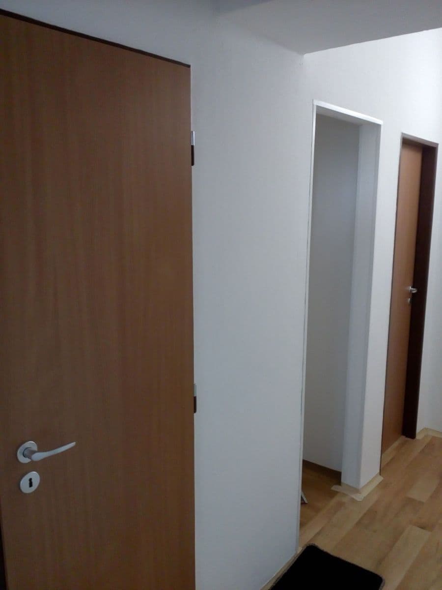 Pronájem bytu 1+1 42 m², Železničního pluku, Pardubice, Pardubický kraj Pronájem bytu 1+1 42 m², Železničního pluku, Pardubice, Pardubický kraj