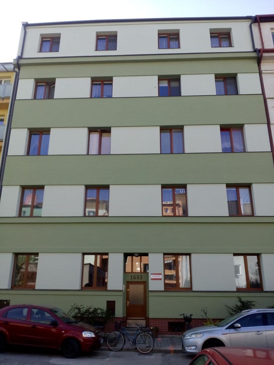 Pronájem bytu 1+1 42 m², Železničního pluku, Pardubice, Pardubický kraj Pronájem bytu 1+1 42 m², Železničního pluku, Pardubice, Pardubický kraj