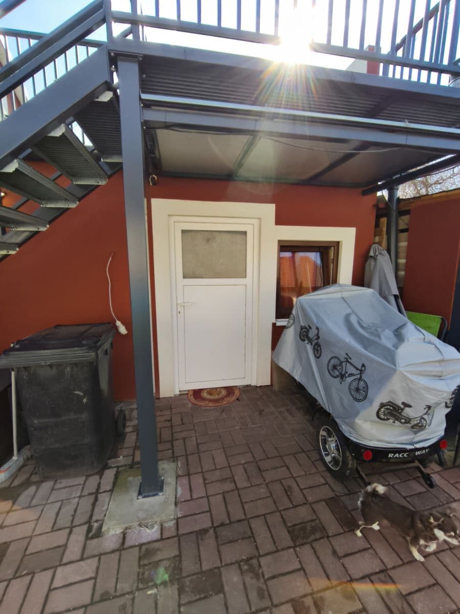 Prodej domu 151 m², pozemek 410 m², Bílé Podolí, Středočeský kraj Prodej domu 151 m², pozemek 410 m², Bílé Podolí, Středočeský kraj