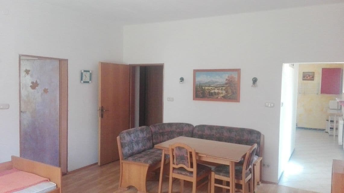 Pronájem bytu 2+kk 67 m², Vrchlického, Karlovy Vary, Karlovarský kraj Pronájem bytu 2+kk 67 m², Vrchlického, Karlovy Vary, Karlovarský kraj