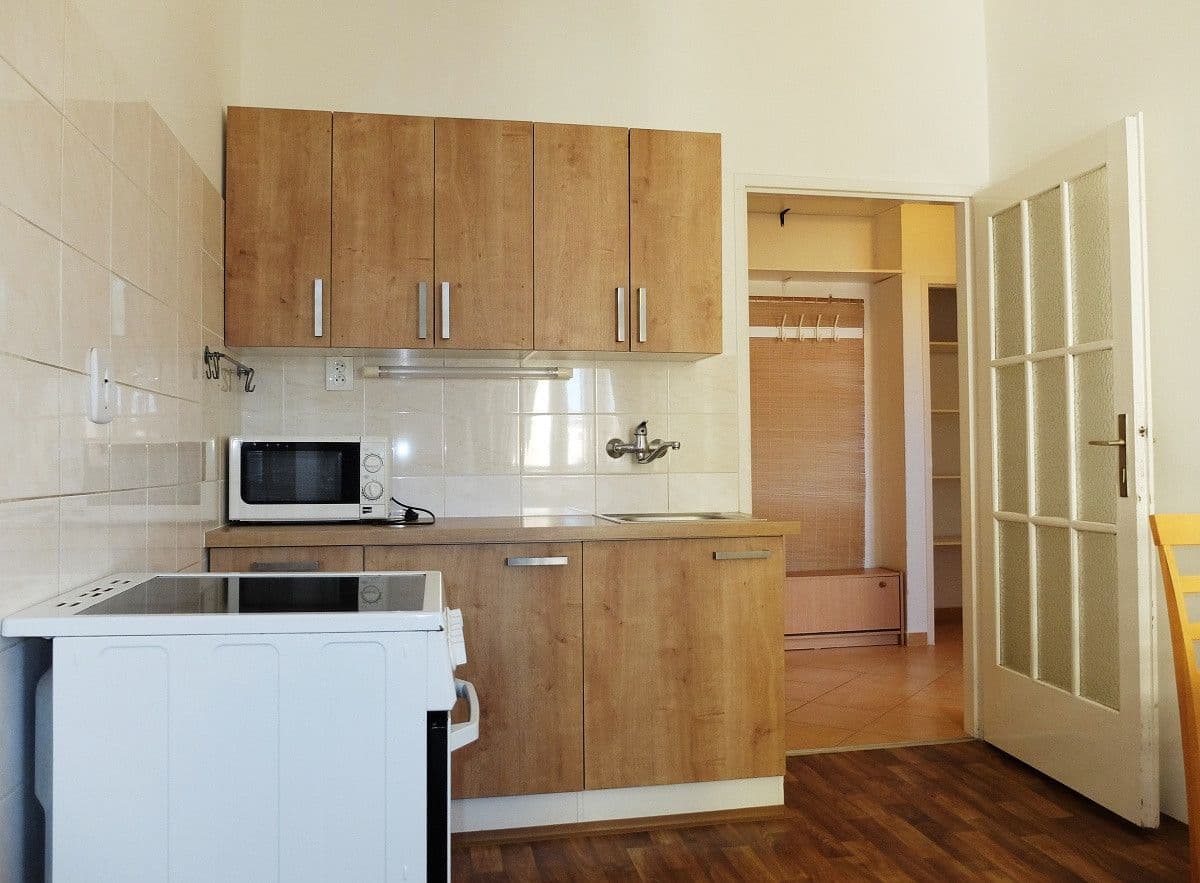 Pronájem bytu 1+1 37 m², Uruguayská, Praha, Praha Pronájem bytu 1+1 37 m², Uruguayská, Praha, Praha