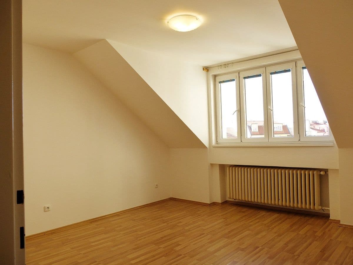 Pronájem bytu 1+1 37 m², Uruguayská, Praha, Praha Pronájem bytu 1+1 37 m², Uruguayská, Praha, Praha
