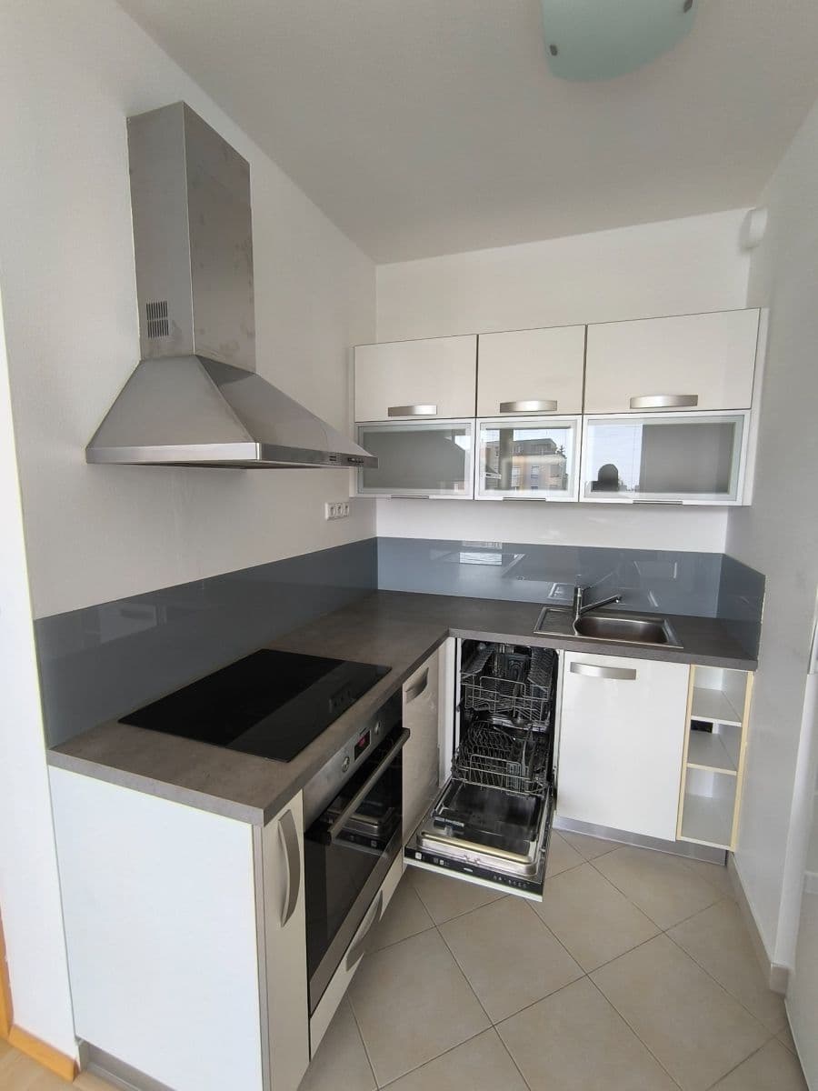 Pronájem bytu 2+kk 46 m², Milotická, Praha, Praha Pronájem bytu 2+kk 46 m², Milotická, Praha, Praha