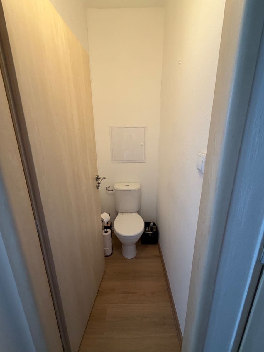 Prodej bytu 2+1 63 m², Dr. E. Beneše, Neratovice, Středočeský kraj Prodej bytu 2+1 63 m², Dr. E. Beneše, Neratovice, Středočeský kraj