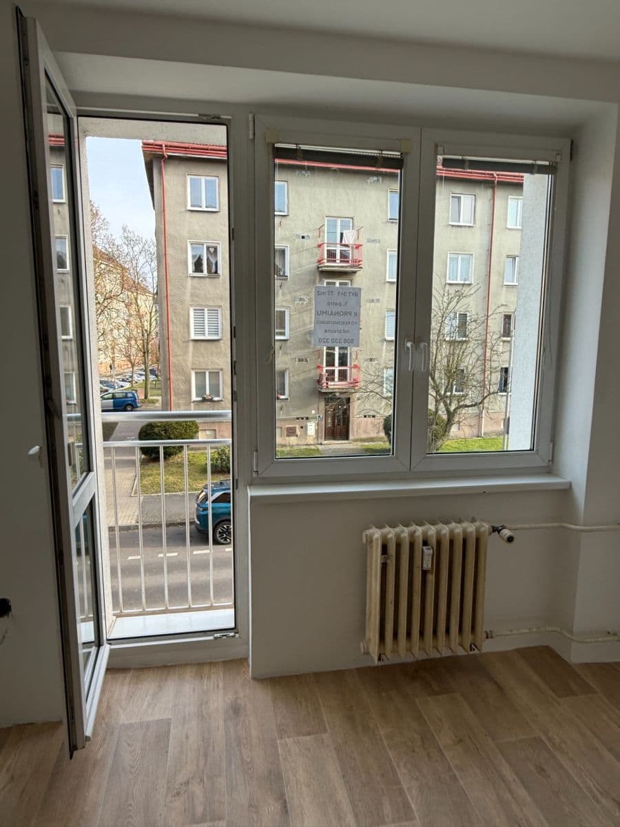 Pronájem bytu 3+1 77 m², Heyrovského, Sokolov, Karlovarský kraj Pronájem bytu 3+1 77 m², Heyrovského, Sokolov, Karlovarský kraj