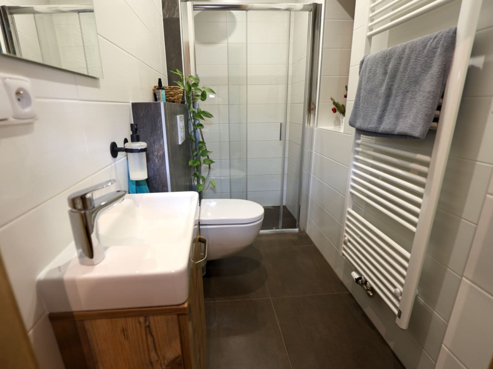 Prodej domu 136 m², pozemek 853 m², Západní, Kostomlaty nad Labem, Středočeský kraj Prodej domu 136 m², pozemek 853 m², Západní, Kostomlaty nad Labem, Středočeský kraj