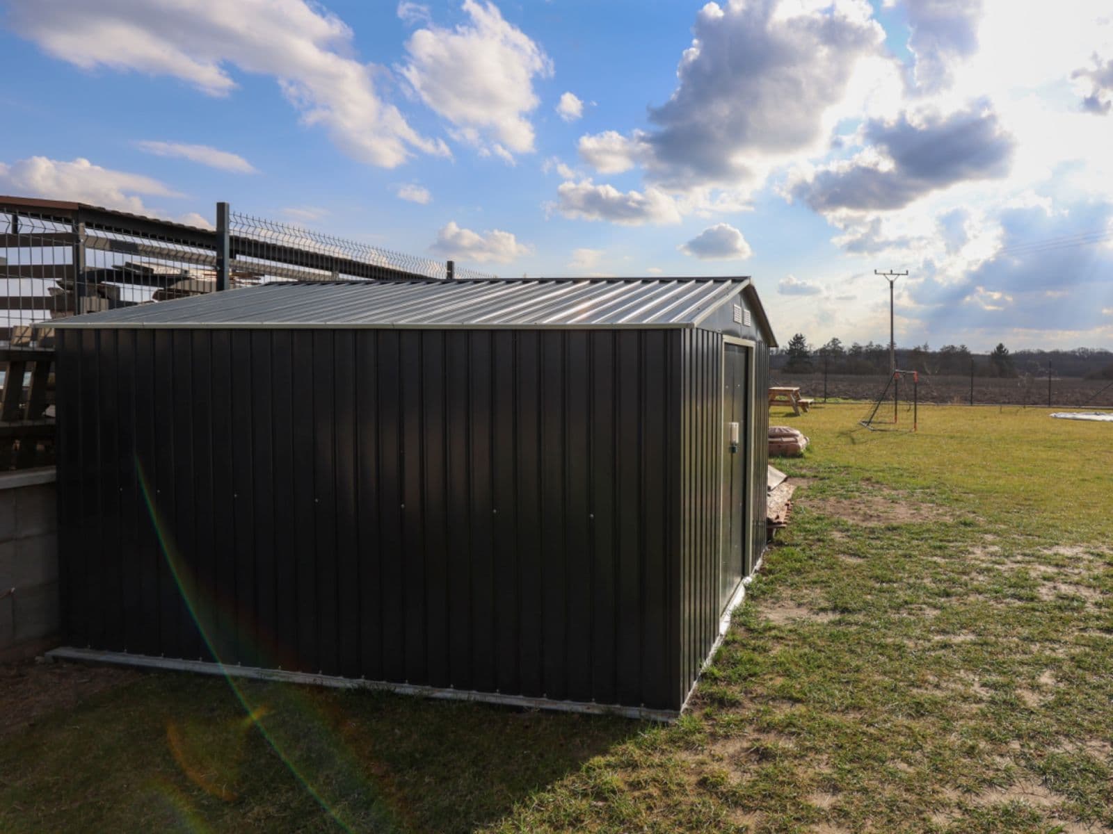 Prodej domu 136 m², pozemek 853 m², Západní, Kostomlaty nad Labem, Středočeský kraj Prodej domu 136 m², pozemek 853 m², Západní, Kostomlaty nad Labem, Středočeský kraj