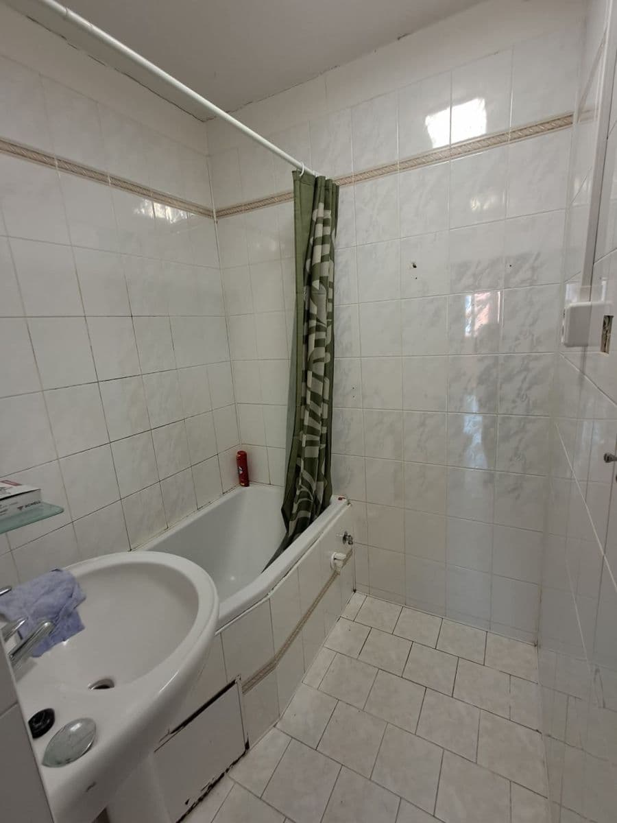 Prodej bytu 3+1 78 m², Průběžná, Rakovník, Středočeský kraj Prodej bytu 3+1 78 m², Průběžná, Rakovník, Středočeský kraj