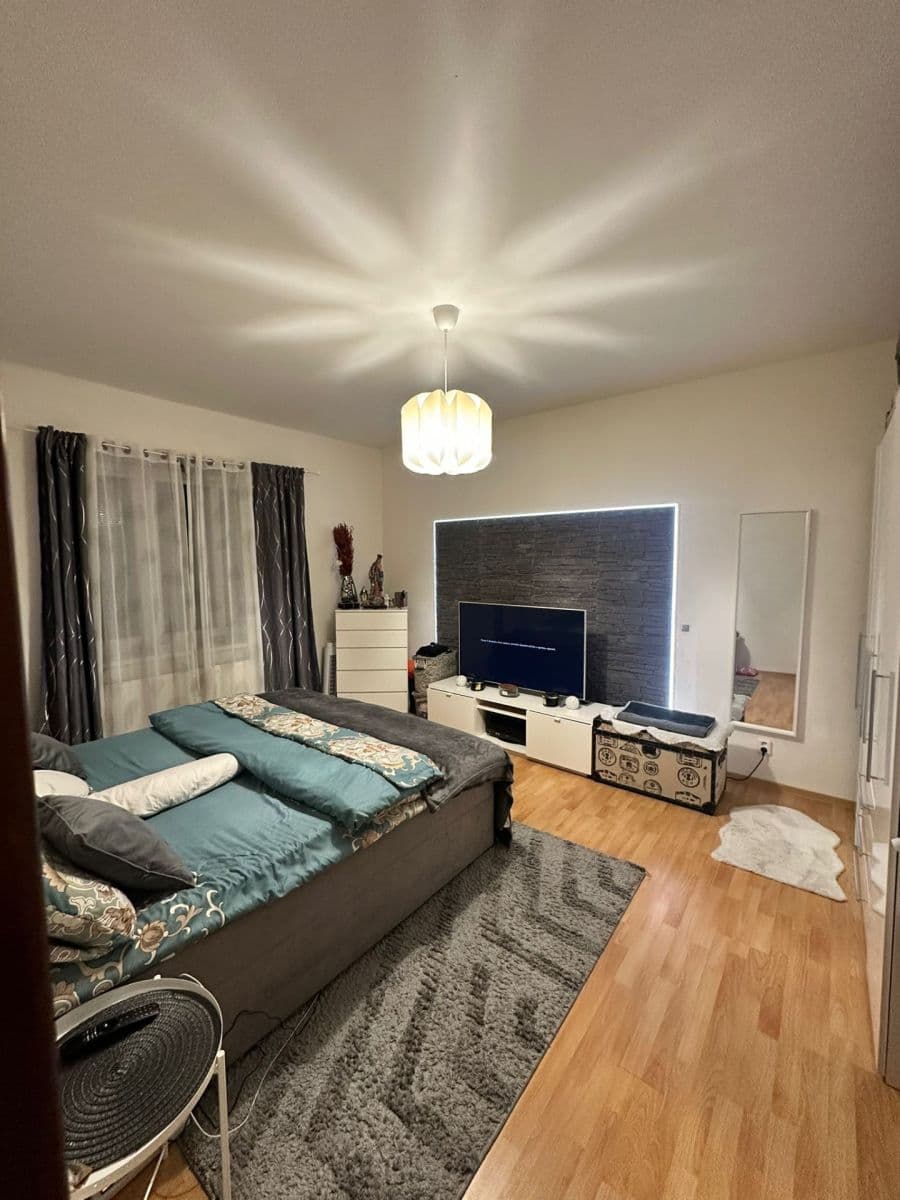 Pronájem bytu 1+1 38 m², Strakatého, Brno, Jihomoravský kraj Pronájem bytu 1+1 38 m², Strakatého, Brno, Jihomoravský kraj