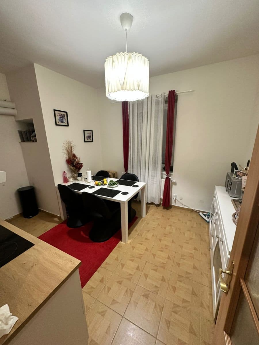 Pronájem bytu 1+1 38 m², Strakatého, Brno, Jihomoravský kraj Pronájem bytu 1+1 38 m², Strakatého, Brno, Jihomoravský kraj