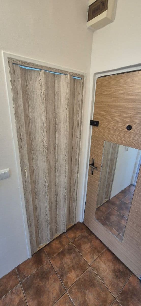 Pronájem bytu 1+1 36 m², Kosmonautů, Louny, Ústecký kraj Pronájem bytu 1+1 36 m², Kosmonautů, Louny, Ústecký kraj