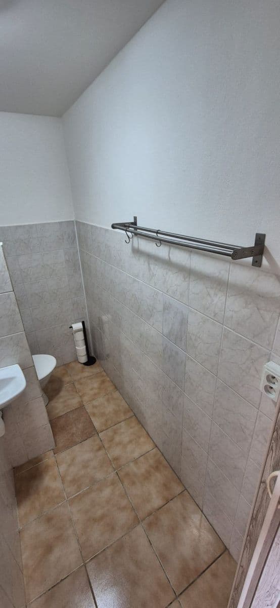 Pronájem bytu 1+1 36 m², Kosmonautů, Louny, Ústecký kraj Pronájem bytu 1+1 36 m², Kosmonautů, Louny, Ústecký kraj