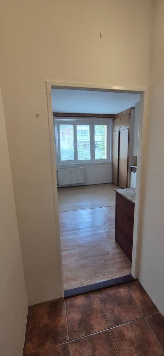 Pronájem bytu 1+1 36 m², Kosmonautů, Louny, Ústecký kraj Pronájem bytu 1+1 36 m², Kosmonautů, Louny, Ústecký kraj