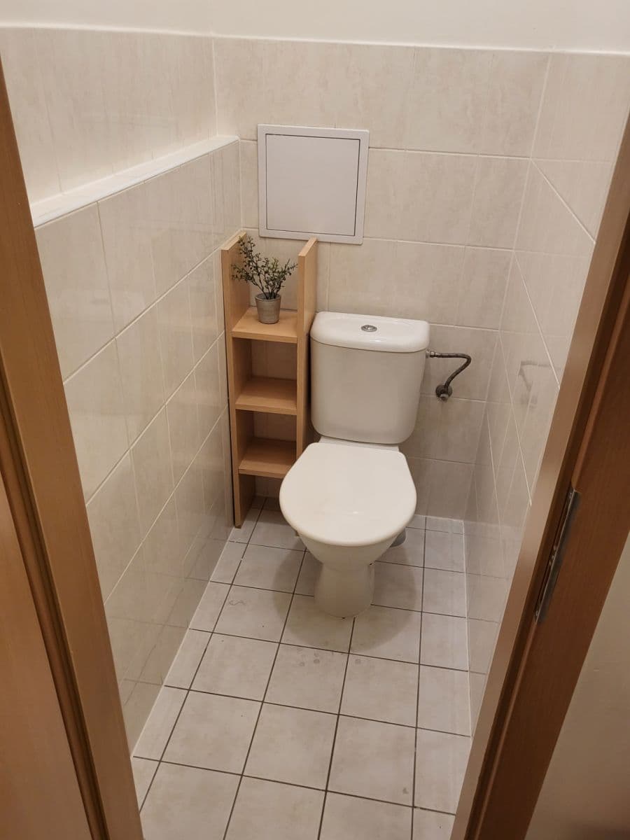 Pronájem bytu 1+kk 34 m², Nejdlova, Karlovy Vary, Karlovarský kraj Pronájem bytu 1+kk 34 m², Nejdlova, Karlovy Vary, Karlovarský kraj