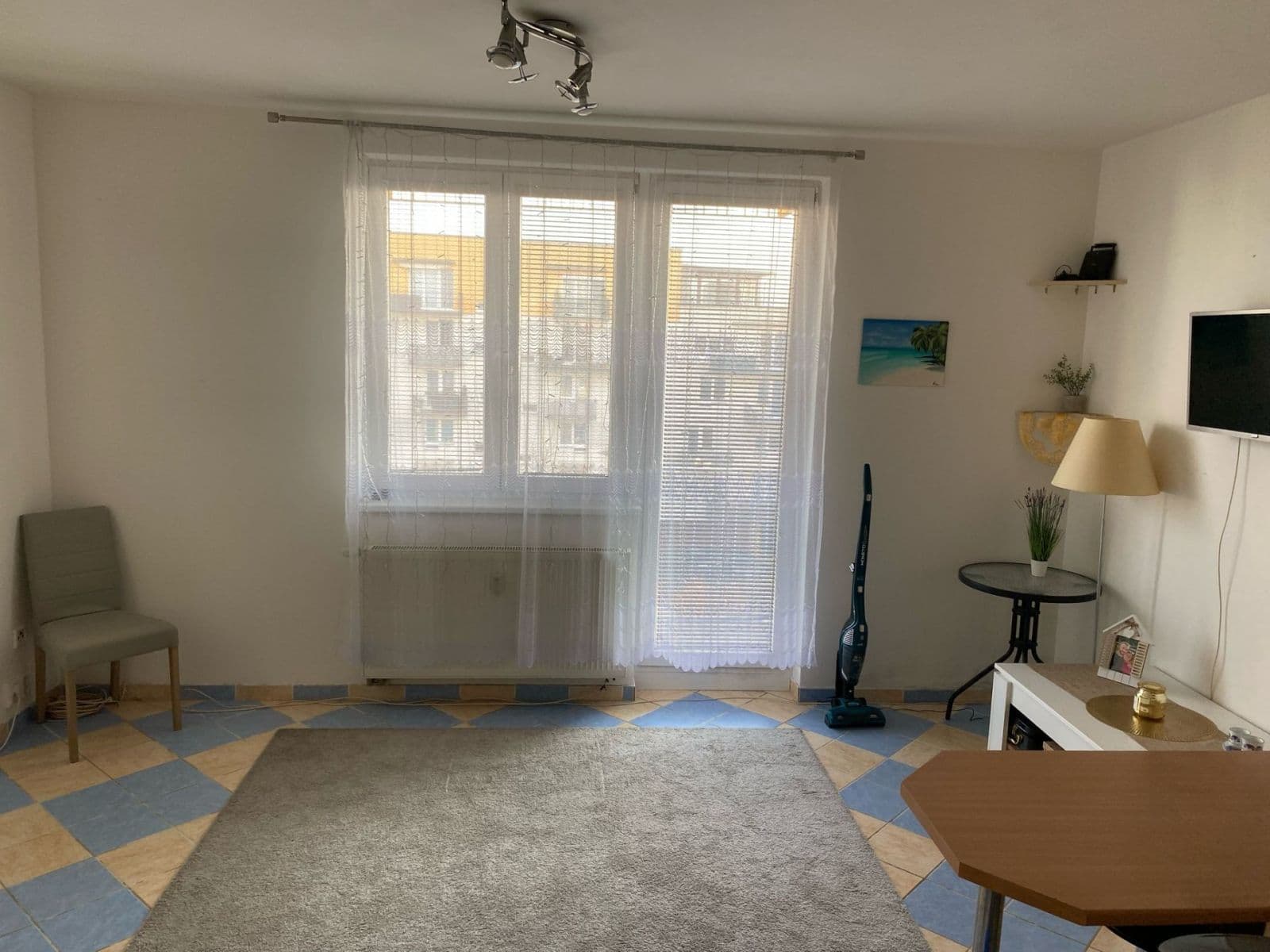 Pronájem bytu 1+kk 34 m², Nejdlova, Karlovy Vary, Karlovarský kraj Pronájem bytu 1+kk 34 m², Nejdlova, Karlovy Vary, Karlovarský kraj
