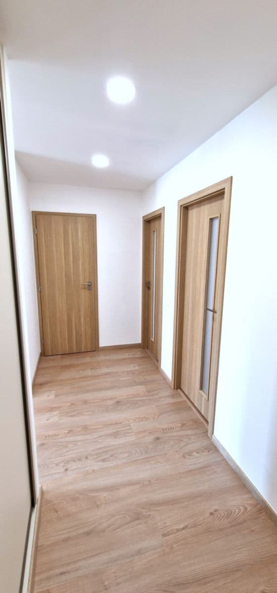 Pronájem bytu 3+1 70 m², Tovární, Beroun, Středočeský kraj Pronájem bytu 3+1 70 m², Tovární, Beroun, Středočeský kraj