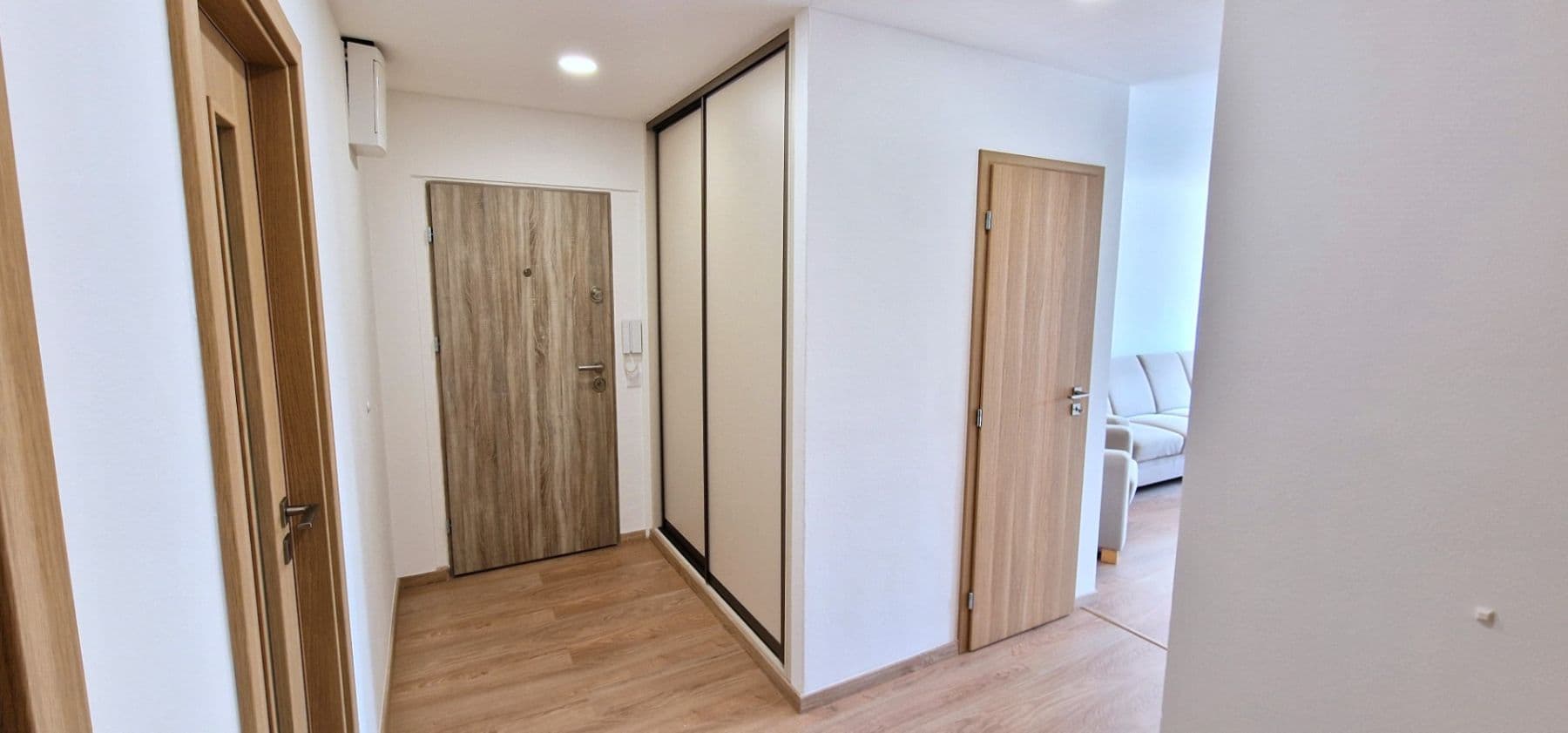 Pronájem bytu 3+1 70 m², Tovární, Beroun, Středočeský kraj Pronájem bytu 3+1 70 m², Tovární, Beroun, Středočeský kraj