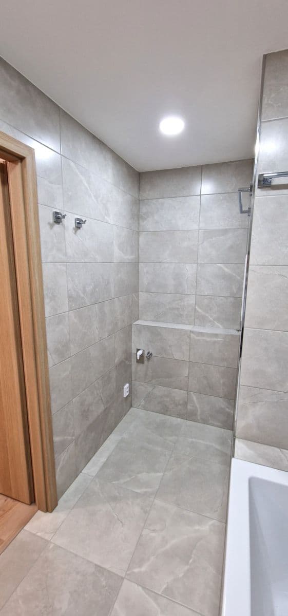 Pronájem bytu 3+1 70 m², Tovární, Beroun, Středočeský kraj Pronájem bytu 3+1 70 m², Tovární, Beroun, Středočeský kraj