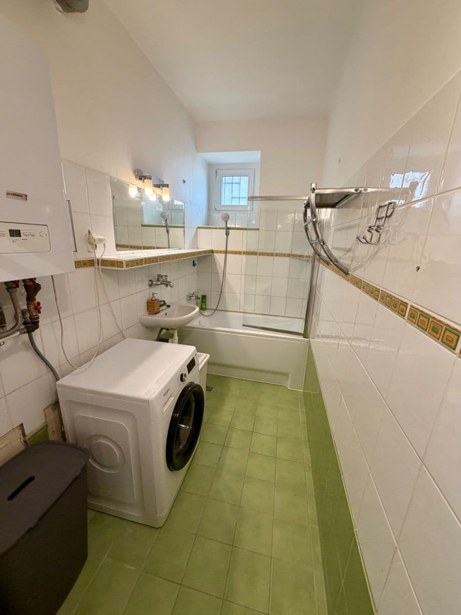 Pronájem bytu 2+1 64 m², Tabaková, Bratislava - mestská časť Staré Mesto, Bratislavský kraj Pronájem bytu 2+1 64 m², Tabaková, Bratislava - mestská časť Staré Mesto, Bratislavský kraj