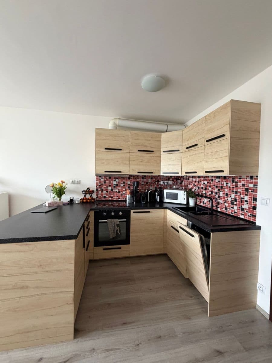 Pronájem bytu 1+kk 35 m², Jana Masaryka, Hradec Králové, Královéhradecký kraj Pronájem bytu 1+kk 35 m², Jana Masaryka, Hradec Králové, Královéhradecký kraj