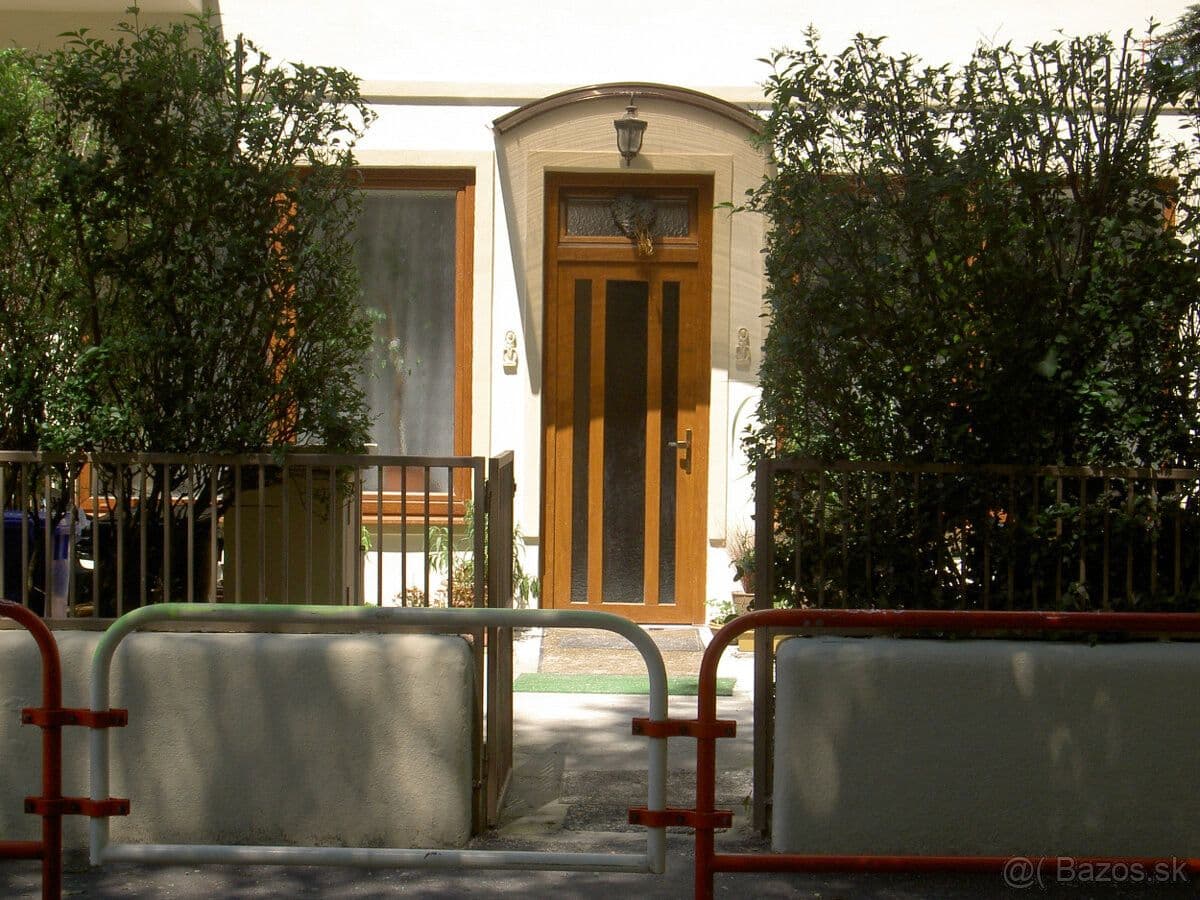 Prodej bytu 4+1 243 m², Jedlíkova, Bratislava - mestská časť Staré Mesto, Bratislavský kraj Prodej bytu 4+1 243 m², Jedlíkova, Bratislava - mestská časť Staré Mesto, Bratislavský kraj