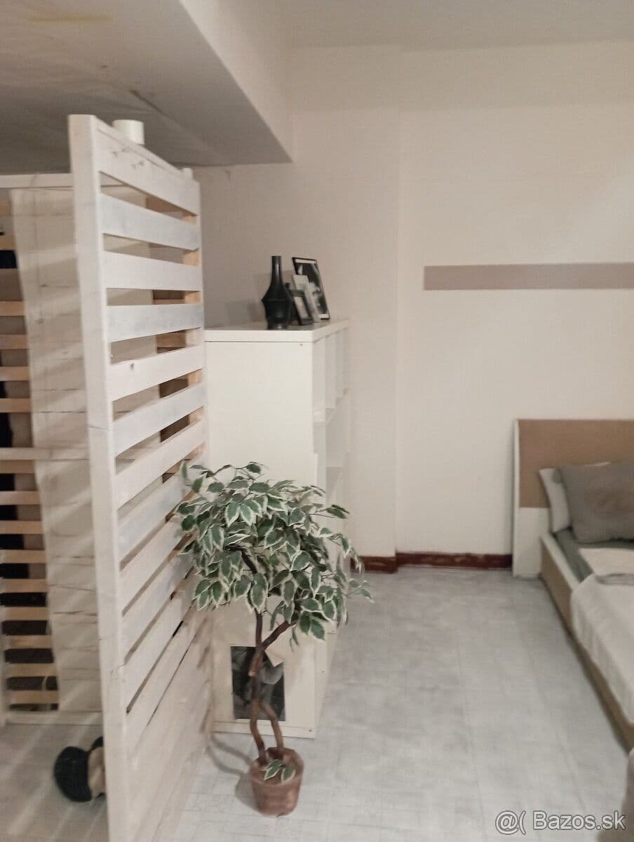 Prodej bytu 4+1 243 m², Jedlíkova, Bratislava - mestská časť Staré Mesto, Bratislavský kraj Prodej bytu 4+1 243 m², Jedlíkova, Bratislava - mestská časť Staré Mesto, Bratislavský kraj